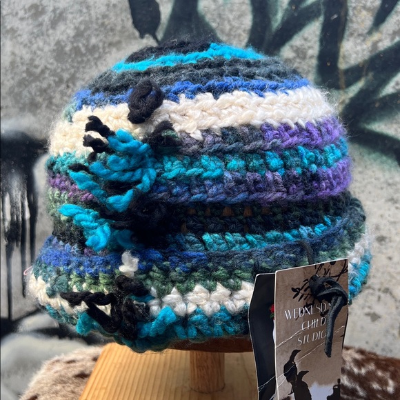 Hand Crocheted Beanie Hat-Great Gift - Picture 3 of 12